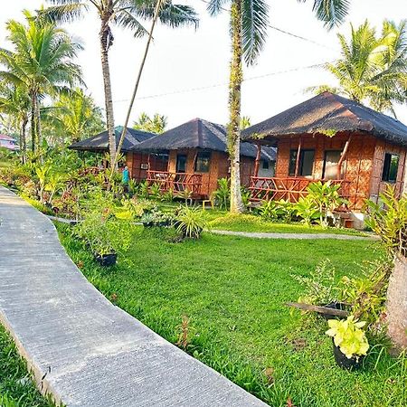 Cris & Mar Homestay Burgos  ภายนอก รูปภาพ