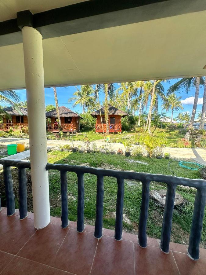 Cris & Mar Homestay Burgos  ภายนอก รูปภาพ