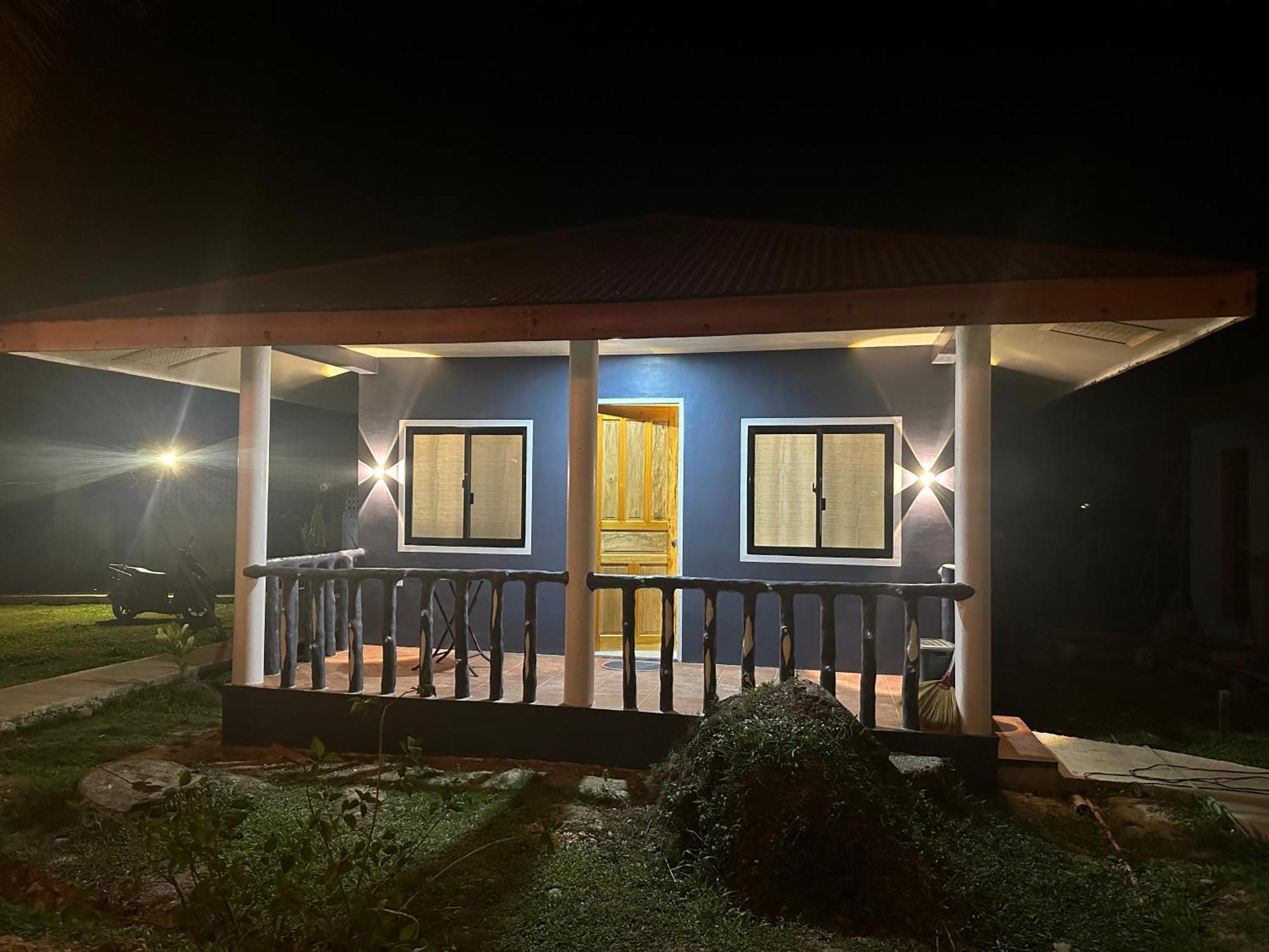 Cris & Mar Homestay Burgos  ภายนอก รูปภาพ