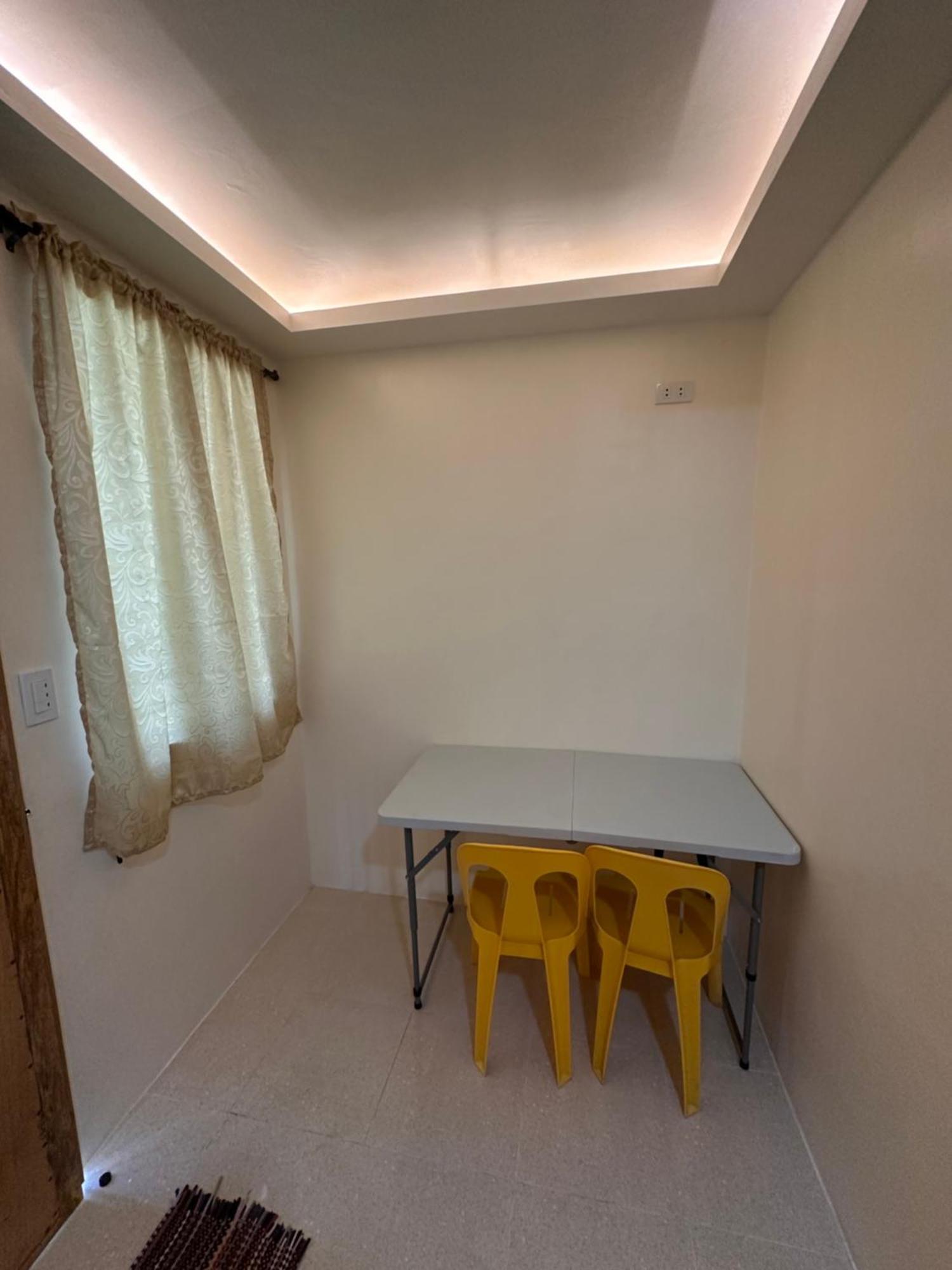 Cris & Mar Homestay Burgos  ภายนอก รูปภาพ